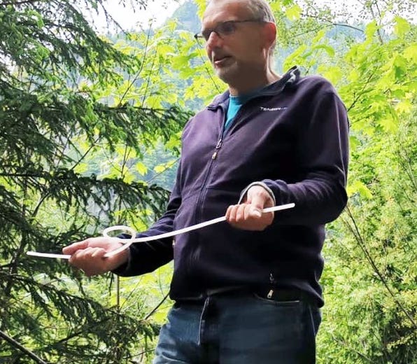 Ermittlung von geologische Störungen wie z.B Globalgitter, Cherrygitter, Wasseradern, Verwerfungen, Brüche Diese geologischen Störungen wirken über Jahre gerade im Schlafbereich auf Sie ein. 